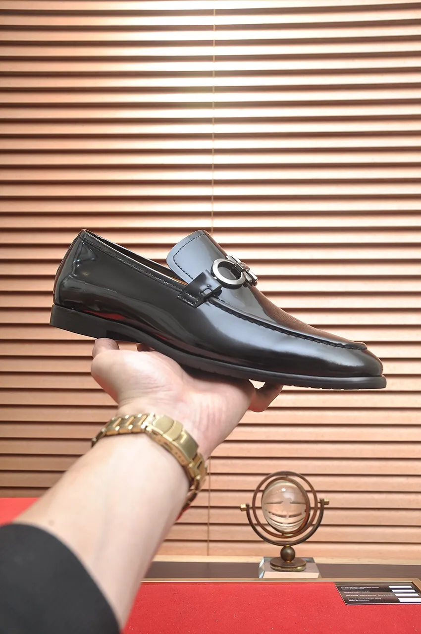 Men's shoes 💰520💶【Ferragamo/Ferragamo】The latest model in the counter. Original imported high-quality cowhide with open sides + imported 🐂 water-dyed cowhide lining + original luxury metal buckle + original combination outsole. No pressure for comparison. 38--45 (45 is custom-made and cannot be returned or exchanged)